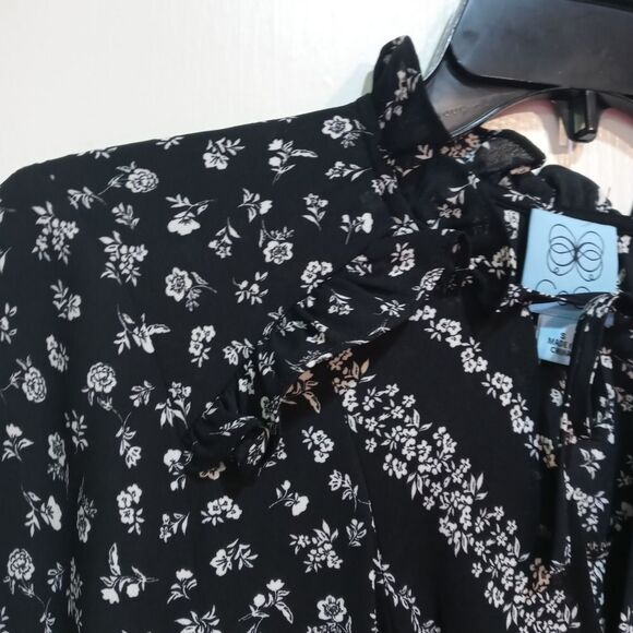 CeCe Ruffle Sleeve V-Neck Print Mix Dress - Picture 7 of 13